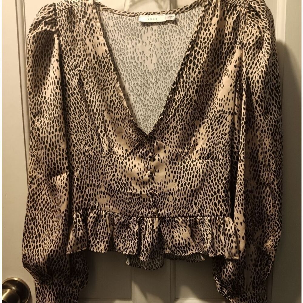 🤠Lush V Neck Ruffled Animal Print Blouse Size Small